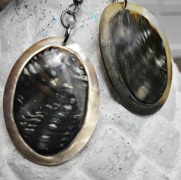 Round Drop Earrings Shell Mother of Pearl Jewelry - Picture 3 of 14